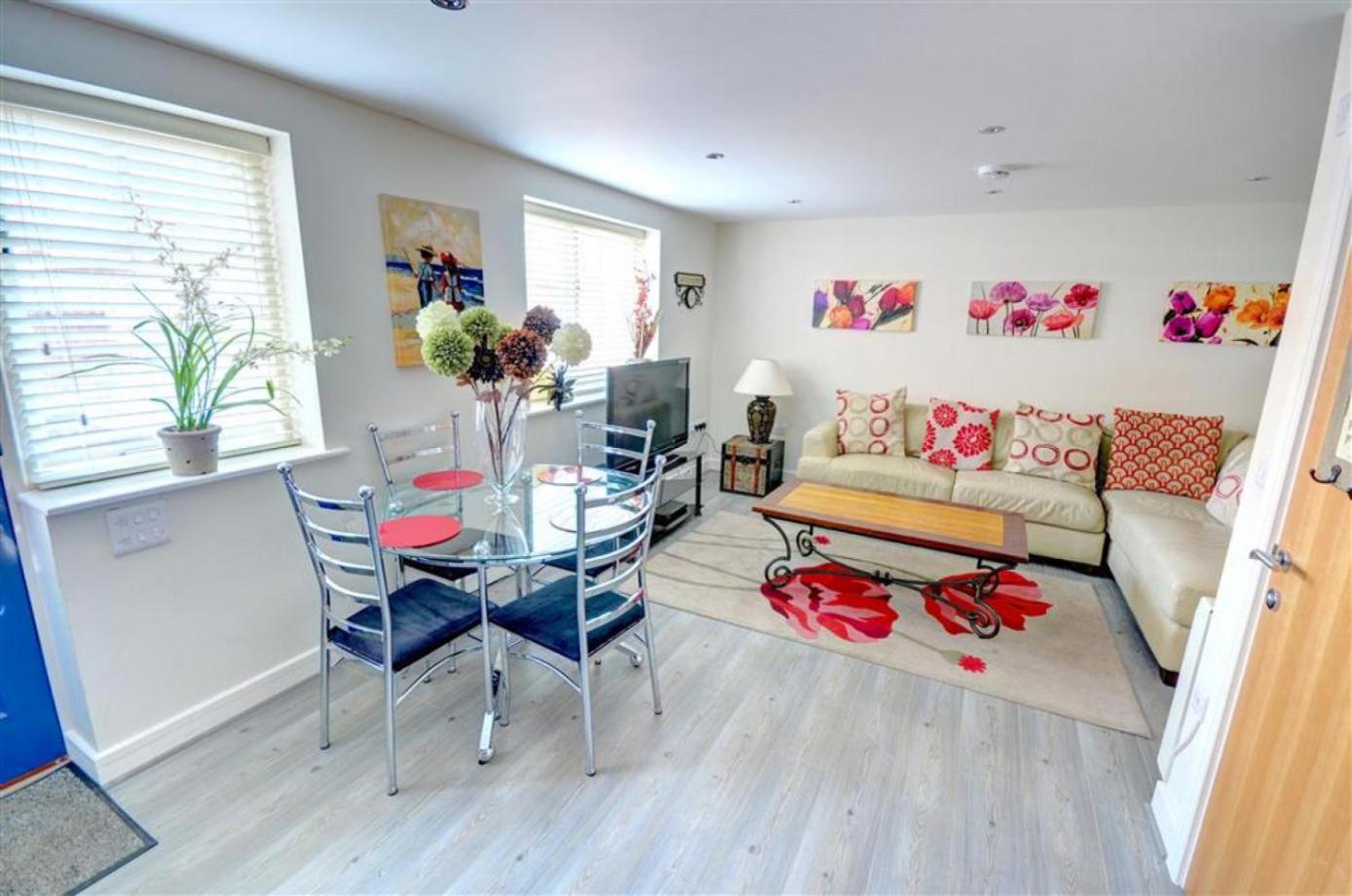 Hotties House - Two-Bed Cottage, Dog-Friendly & Off-Street Parking - Scarborough Dış mekan fotoğraf