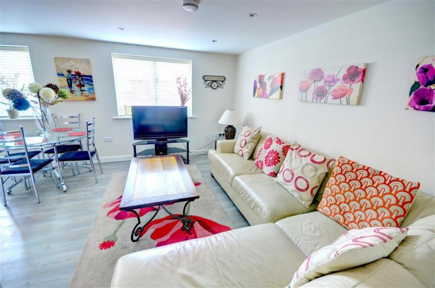 Hotties House - Two-Bed Cottage, Dog-Friendly & Off-Street Parking - Scarborough Dış mekan fotoğraf